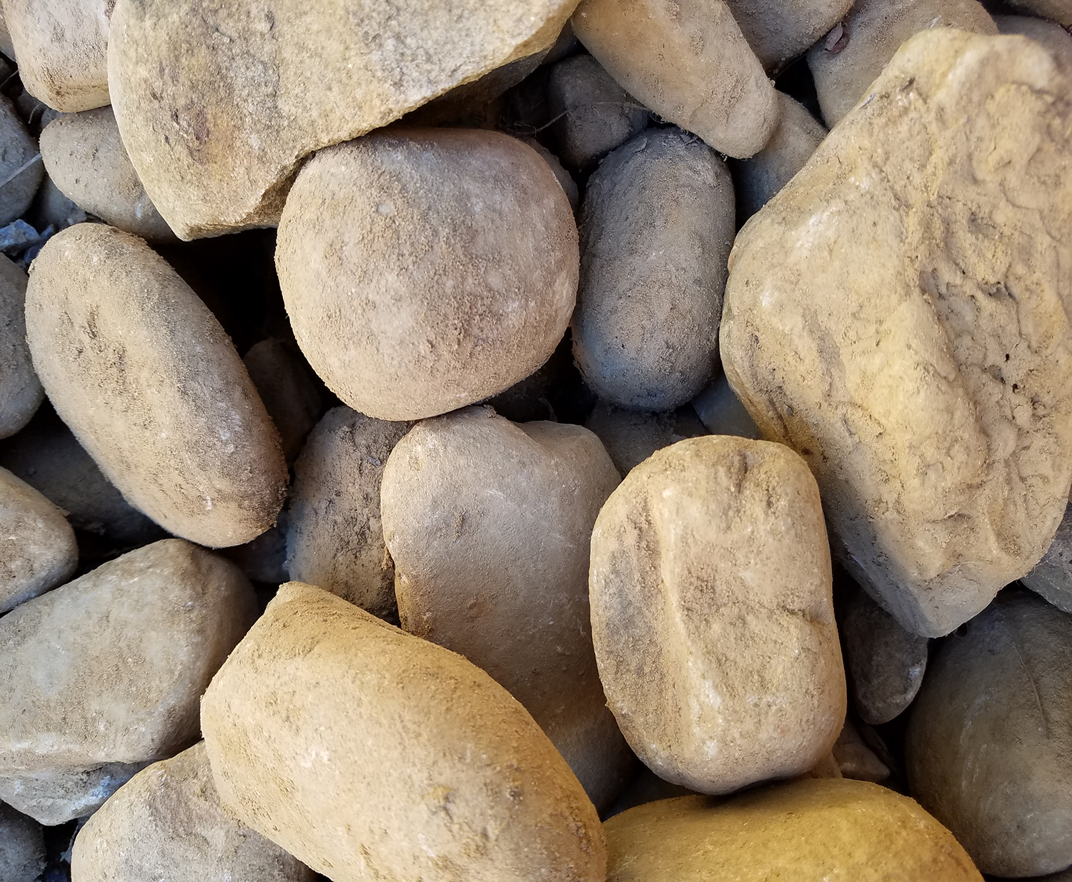 round river rock for landscaping